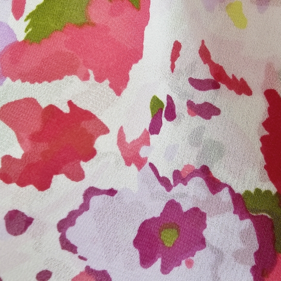 Women Within, Feminine Floral Fluttery Blouse, Easy Care, Size 1X - Picture 13 of 15